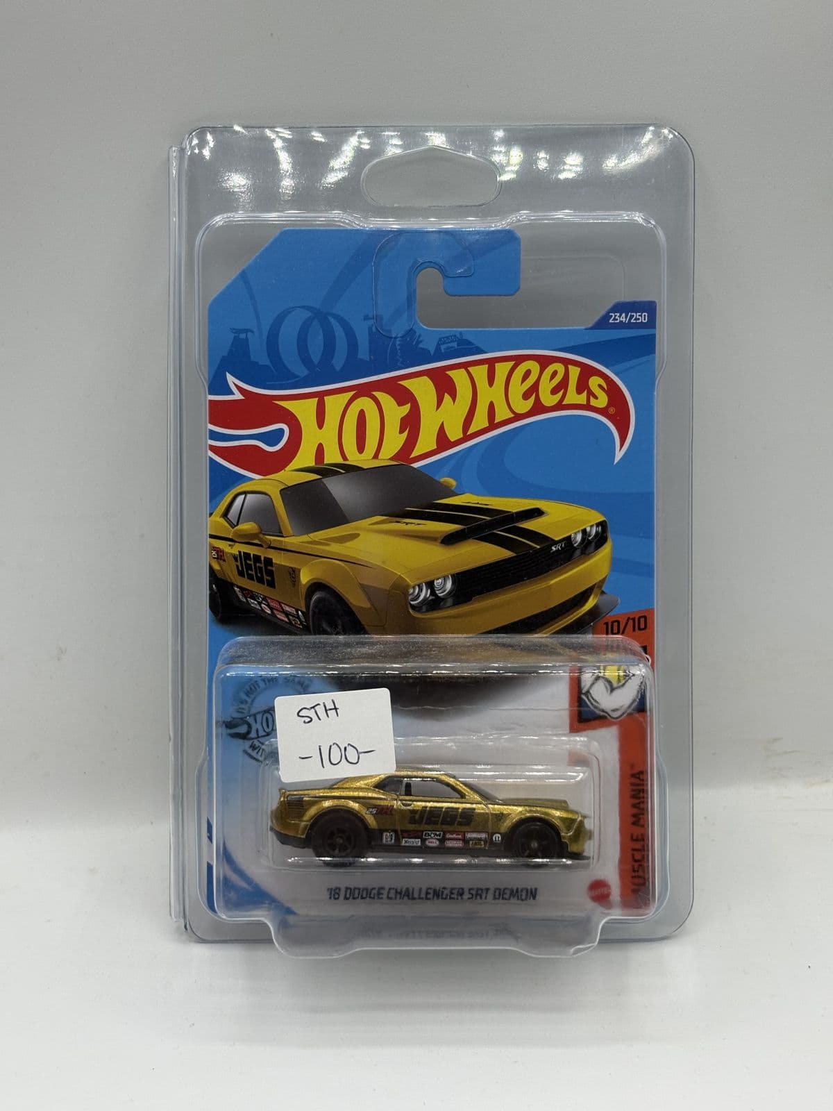 '18 Dodge Challenger SRT Demon — Super Treasure Hunt, Gold – Hot Wheels 1:64 diecast, carded – view 3