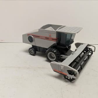 Gleaner Combine – Ertl 1:64 diecast, loose